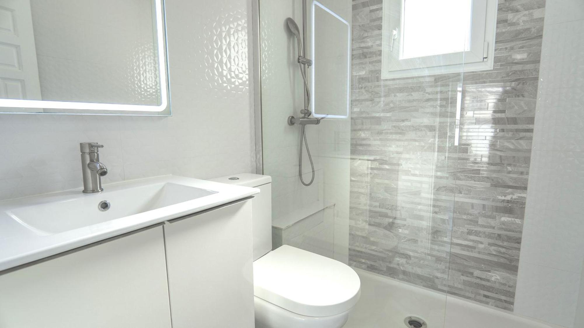 Modern Detached 4 Bed 3 Bath Villa With Private Pool Close To All Amenities Villamartin  Ngoại thất bức ảnh